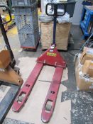 Pilot adjustable width pallet truck