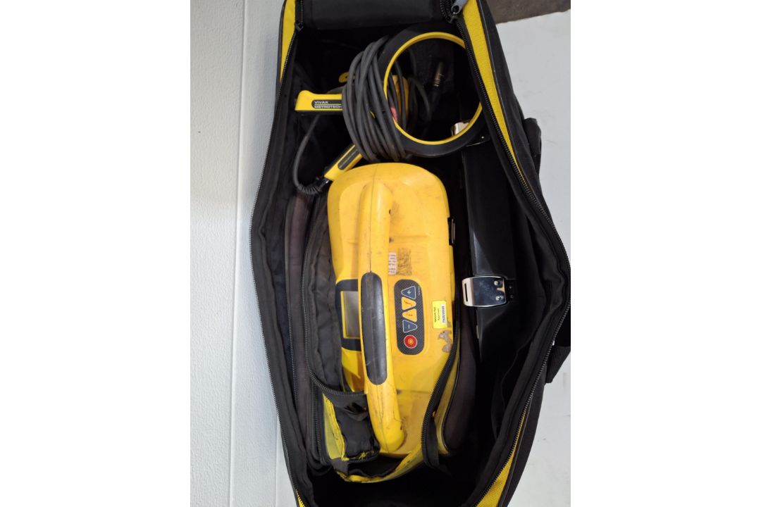VIVAX Metrotech VL0CPro 2 VX204-01; SN: 20401140157 Receiver: SN: 171090400493; and 2 battery Packs - Image 1 of 14