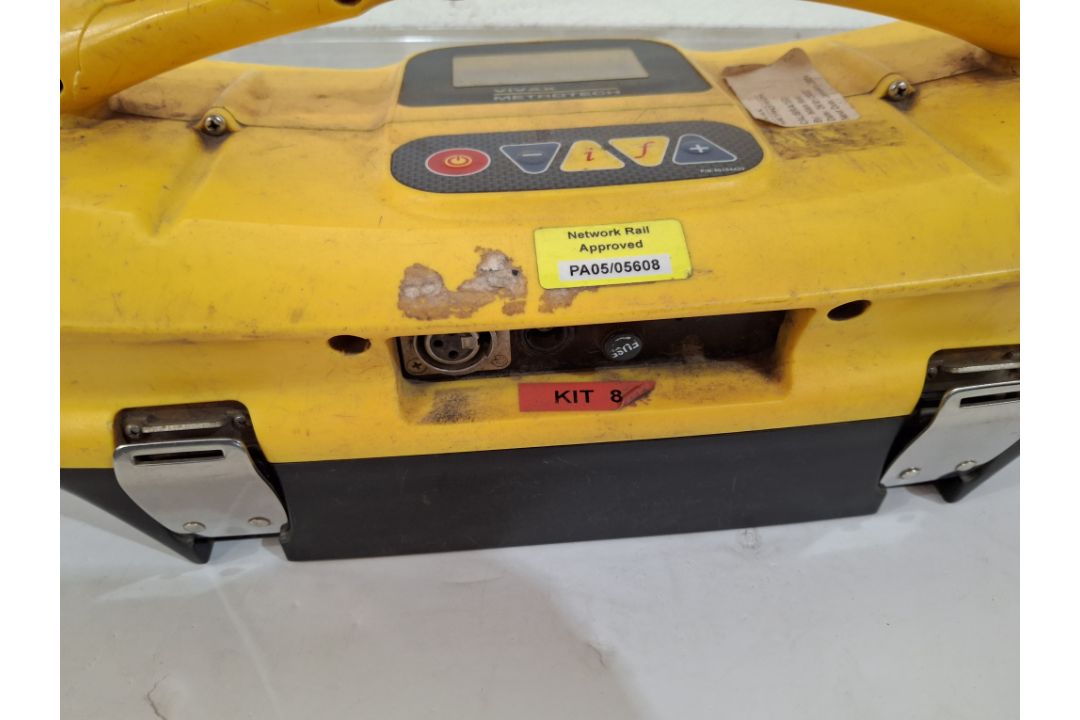VIVAX Metrotech VL0CPro 2 VX204-01; SN: 20401140157 Receiver: SN: 171090400493; and 2 battery Packs - Image 3 of 14