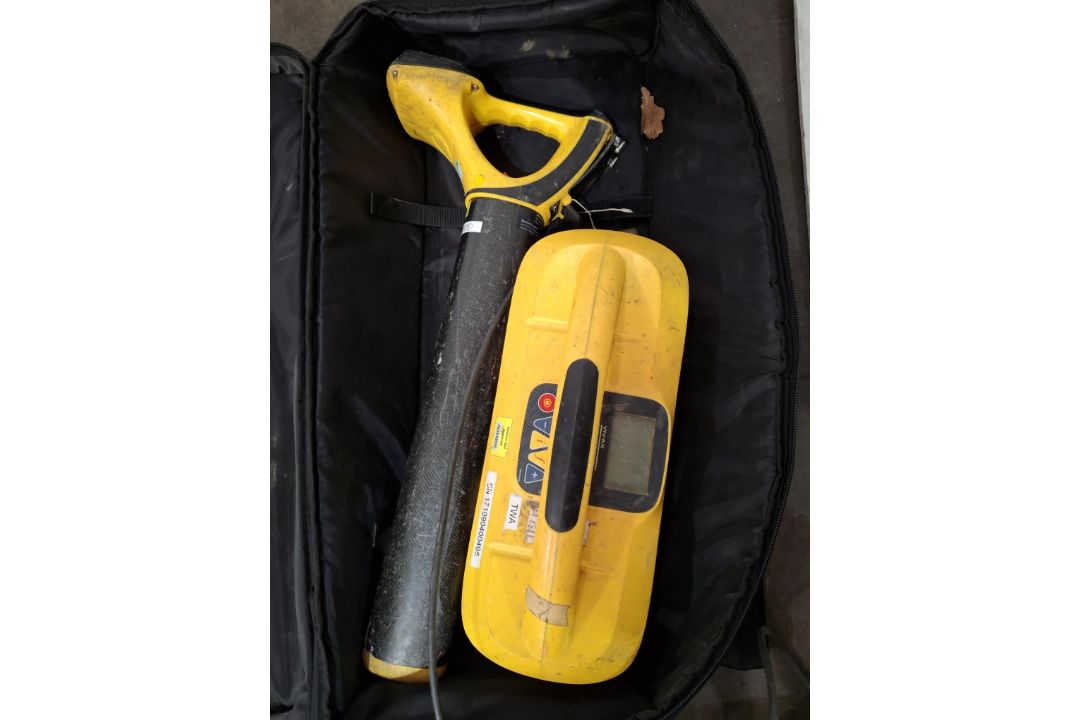 VIVAX Metrotech VL0CPro 2 VX204-01; SN: 2040109326; Receiver: SN: 171090400495; and 2 battery Packs - Image 1 of 16