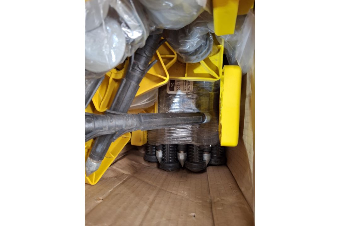 Box of Ground-Mark Pegs - Image 3 of 3