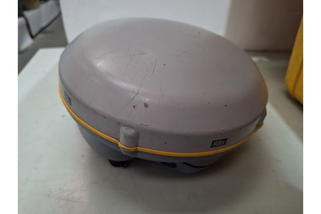Trimble R8s; Product Number: 97080-60 and 59043 Rev A1 CC 18/19 Cable and Antenna - Image 2 of 9