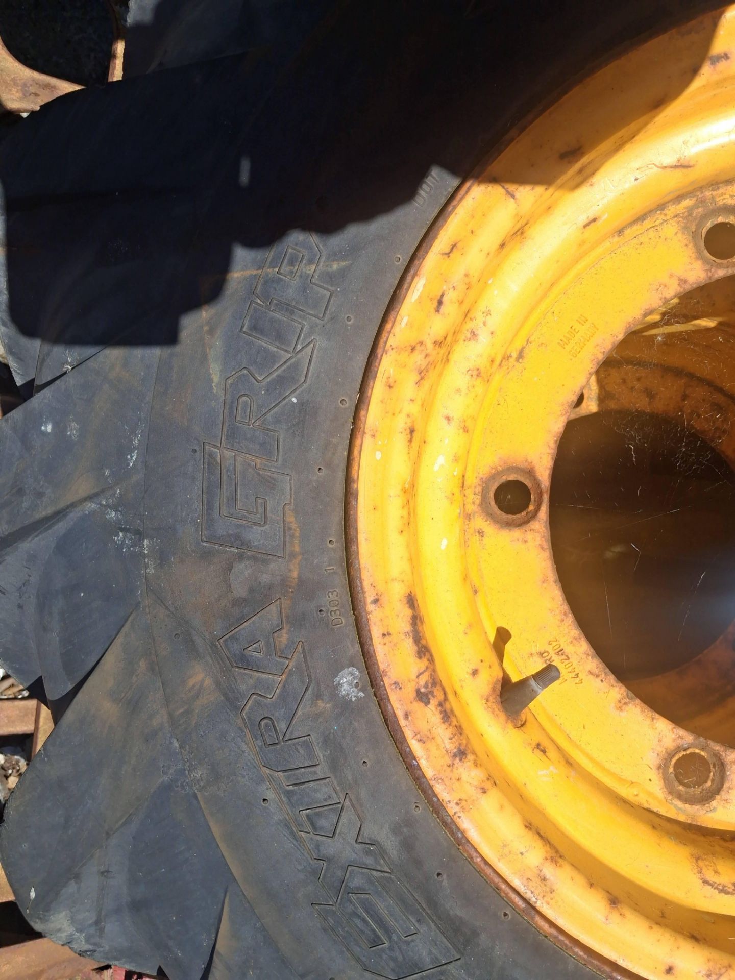 2 Deestone Tyres & Wheels (JCB?) - Image 4 of 4