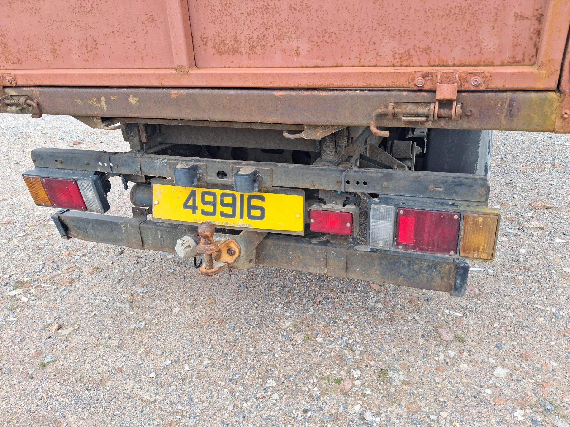 Isuzu NLR85E Tipper Truck - Image 16 of 24