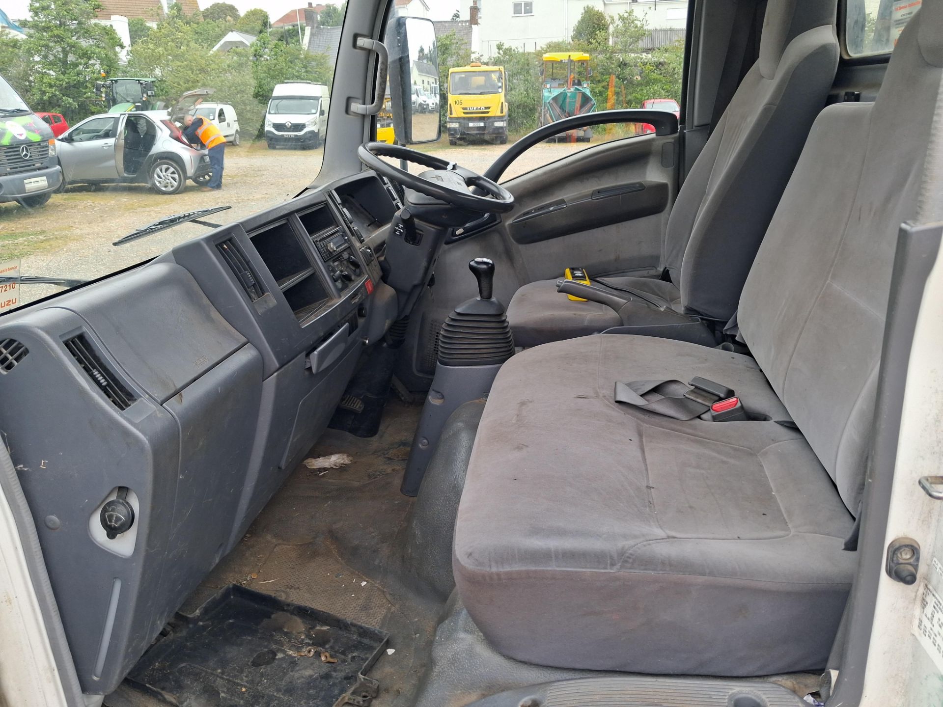 Isuzu NLR85E Tipper Truck - Image 21 of 24