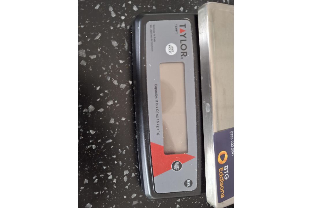 Taylor TE11FT scales 1g-5kg - Image 2 of 2