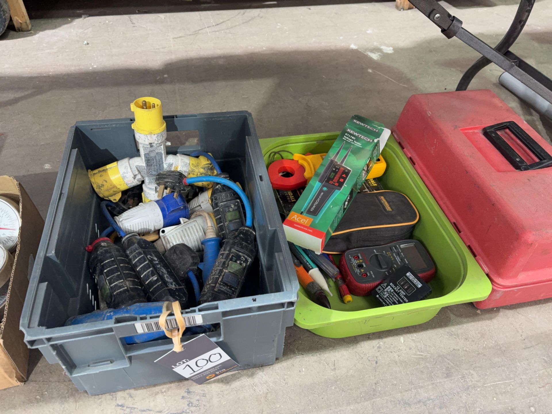 Miscellaneous items including rolls of foil tape, pressure gauges, plumbing parts etc - Image 3 of 4