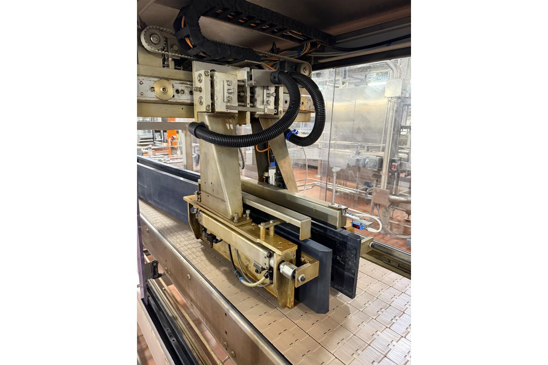 Inline Full Bottle conveyors. Conveyors from Filling to Trolley Packers with Heuft Lane Bottle diver - Image 5 of 13