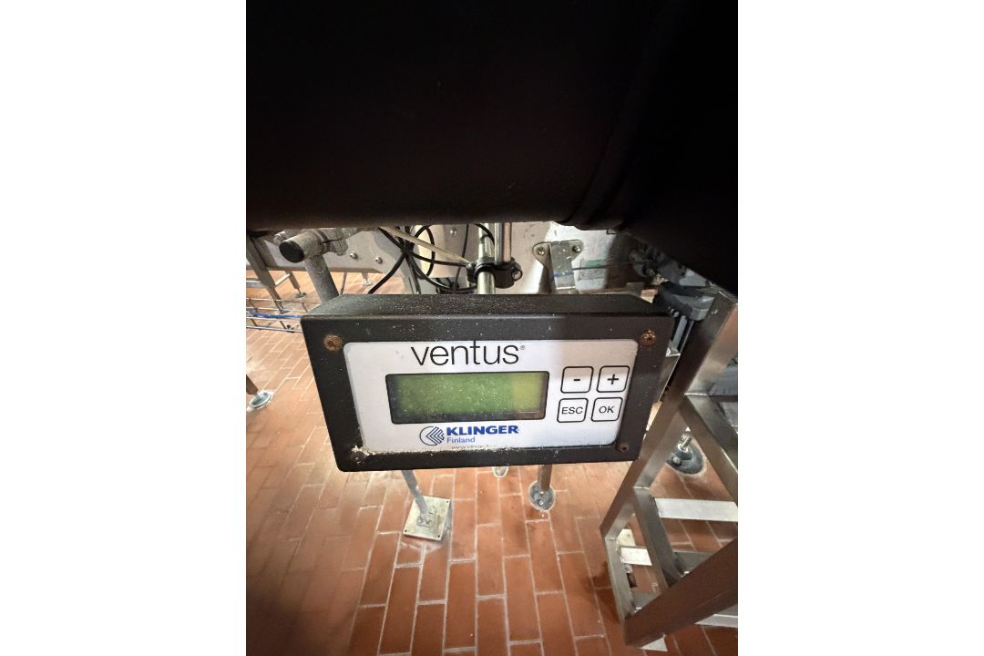 Ventus Label Applicator. Mertex Printer. Attaching labels to 6 x 4 pint packs. This lot is Buyer to - Image 4 of 7