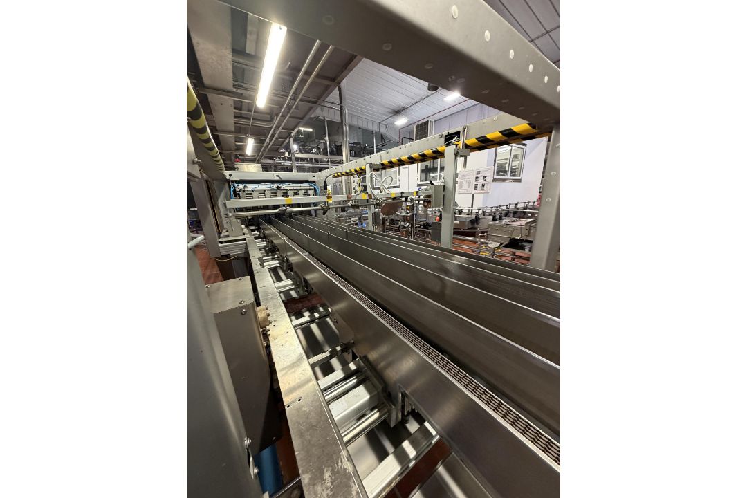 SMI Overwrapper and Shrink Tunnel. SMO DV500S Ergon Divider. SMI LSK40F Shrinkwrapper feeding Heat T - Image 17 of 25