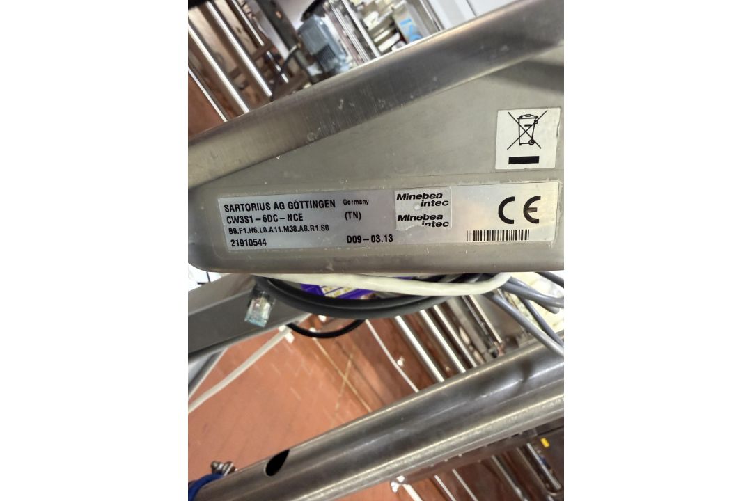 Sartorius Combics 3 Scale. Small station manual weigh station. 30x20 scale. This lot is Buyer to Rem - Image 3 of 3