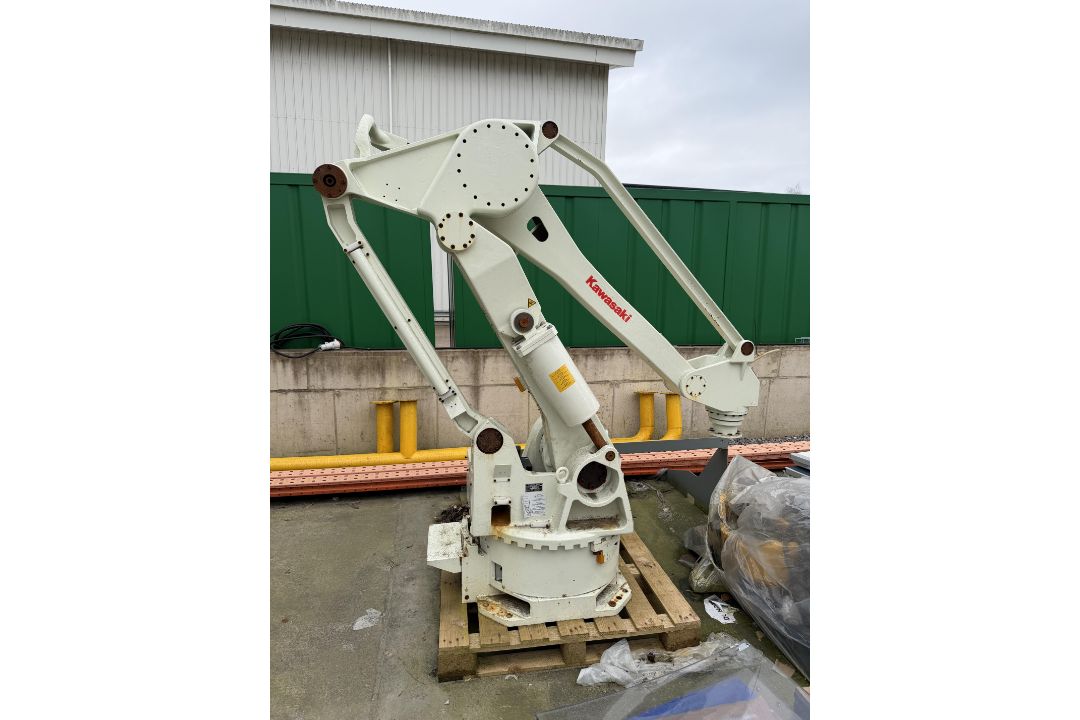 Robot Z01305D - ControllerD43D-E001. This lot is Buyer to Remove. Please note that a Risk Assessment - Image 3 of 8