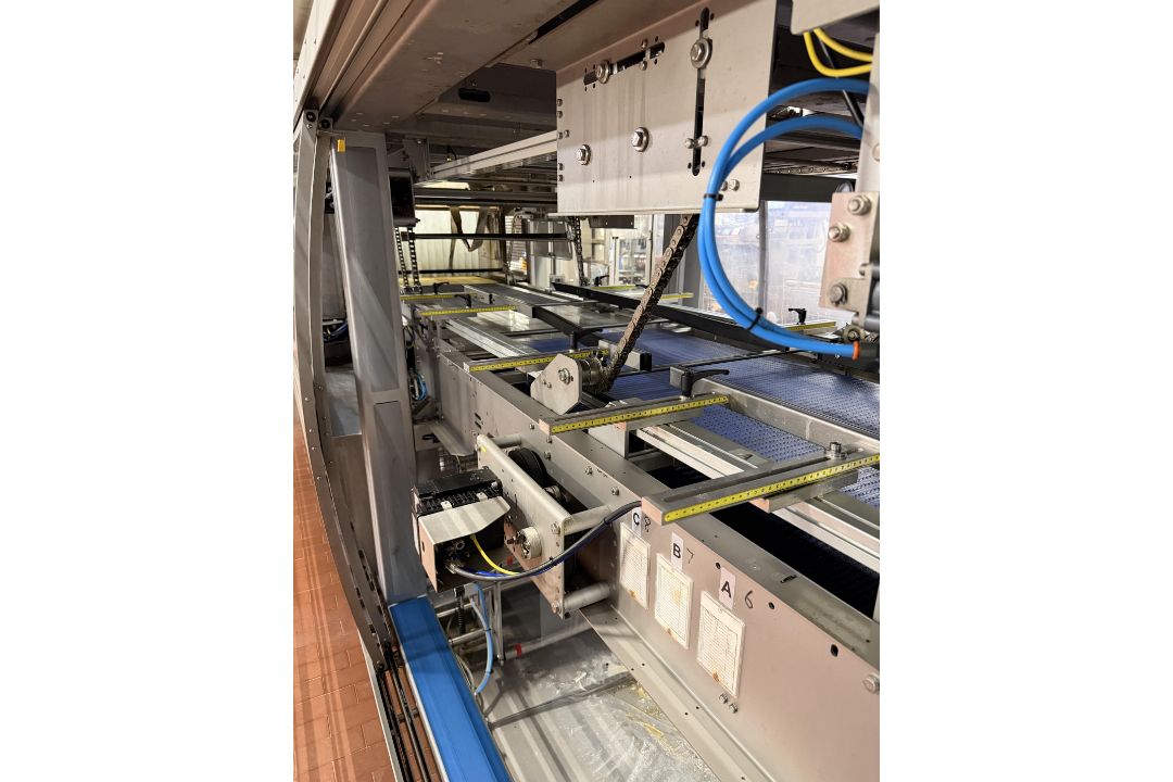 SMI Overwrapper and Shrink Tunnel. SMO DV500S Ergon Divider. SMI LSK40F Shrinkwrapper feeding Heat T - Image 11 of 25