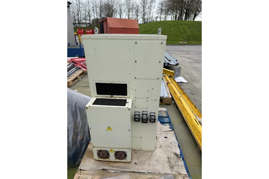 Robot Z01305D - ControllerD43D-E001. This lot is Buyer to Remove. Please note that a Risk Assessment - Image 8 of 8