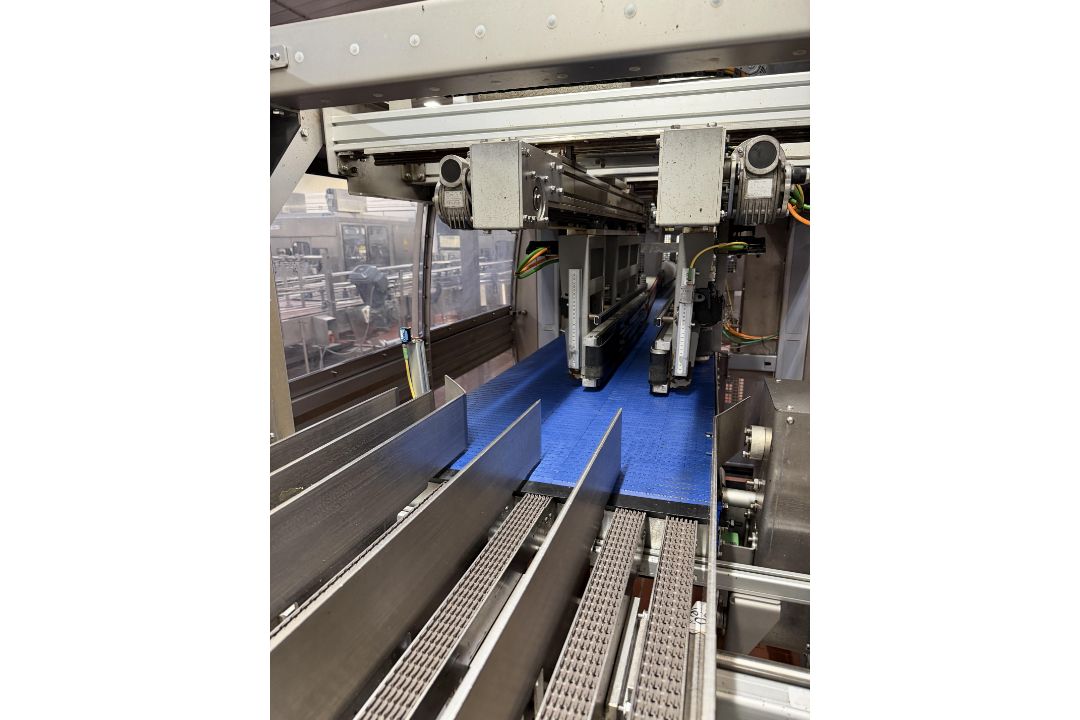 SMI Overwrapper and Shrink Tunnel. SMO DV500S Ergon Divider. SMI LSK40F Shrinkwrapper feeding Heat T - Image 8 of 25