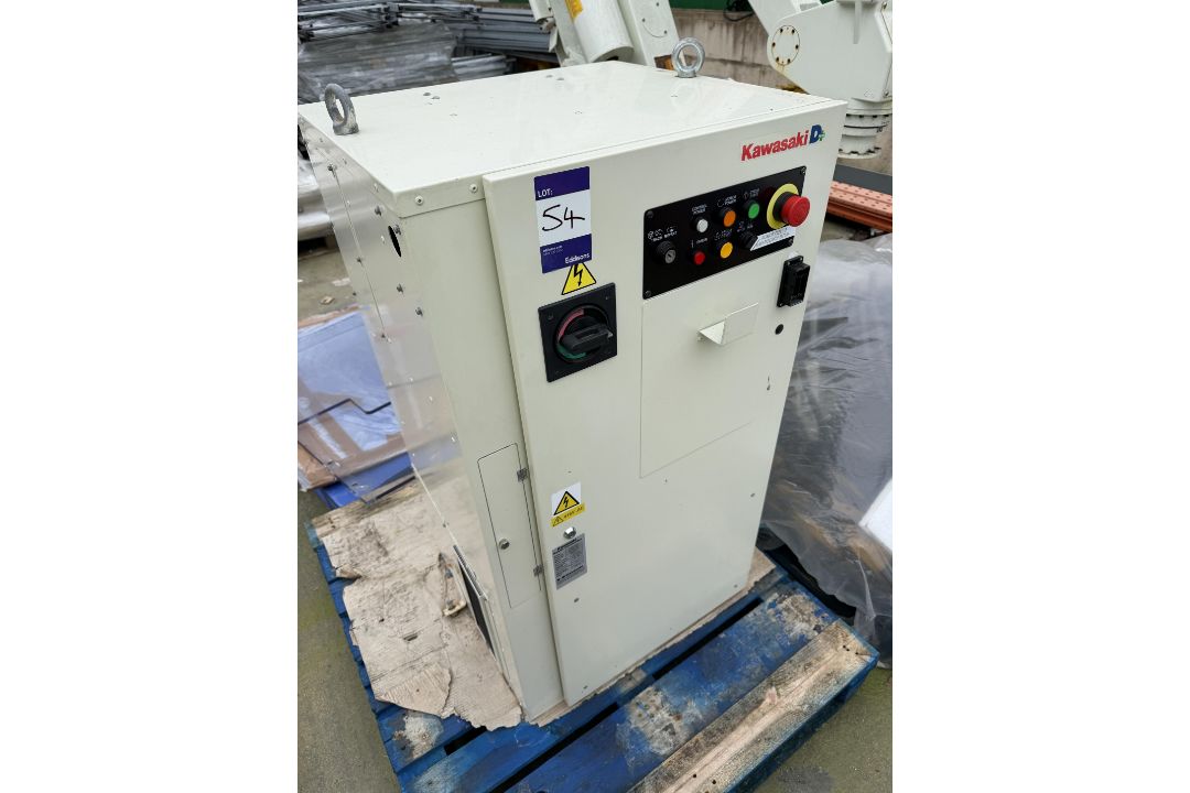 Robot Z01305D - ControllerD43D-E001. This lot is Buyer to Remove. Please note that a Risk Assessment - Image 1 of 8