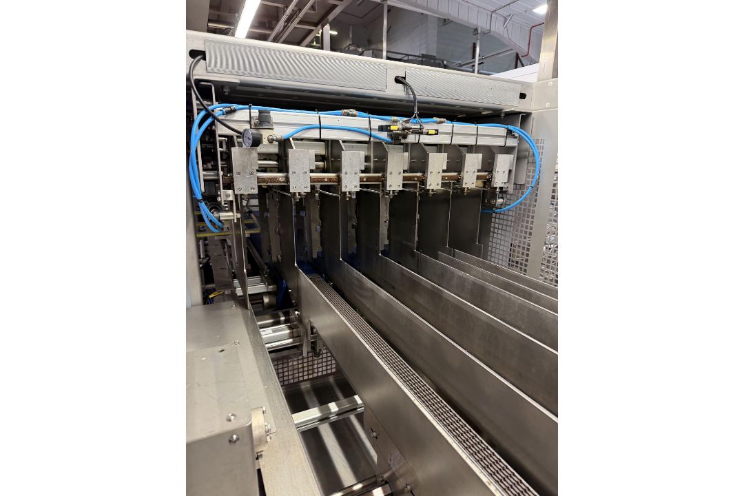 SMI Overwrapper and Shrink Tunnel. SMO DV500S Ergon Divider. SMI LSK40F Shrinkwrapper feeding Heat T - Image 10 of 25