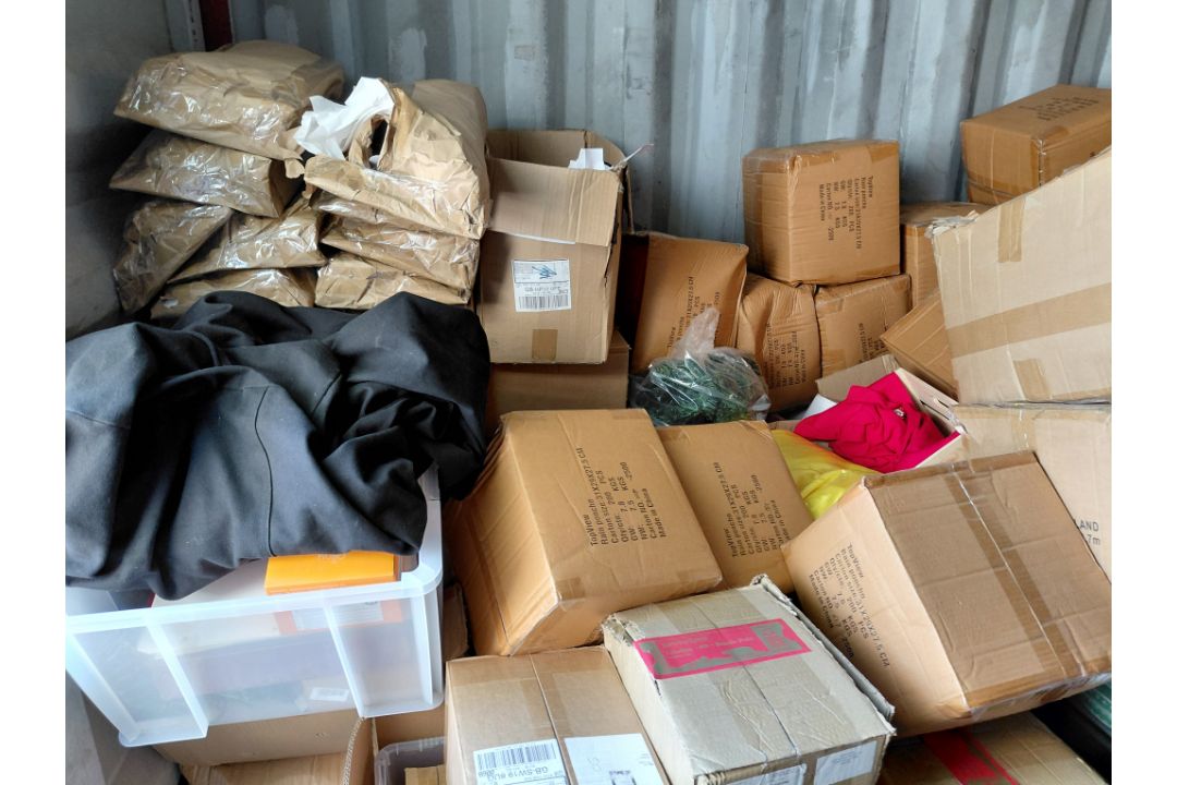 Contents of Container to Include: Large Quantity of Rain Ponchos, Quantity of Seasonal Props (Exclud - Image 8 of 9