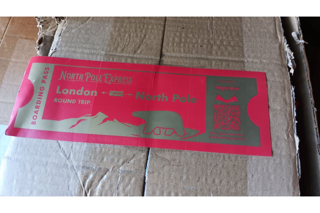 Contents of Container to Include: Large Quantity of Rain Ponchos, Quantity of Seasonal Props (Exclud - Image 4 of 9