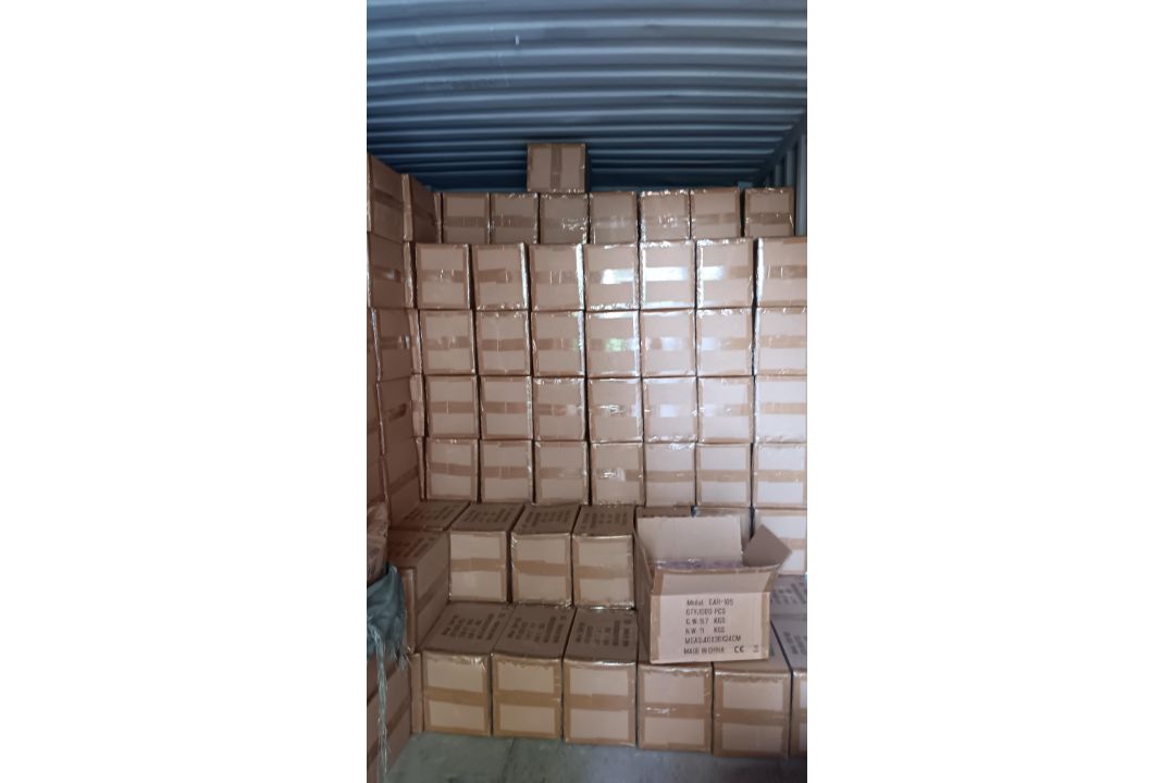 Contents of Container to Include: Large Quantity of Wired Headphones, Blankets and Santa Hats (Exclu - Image 2 of 12