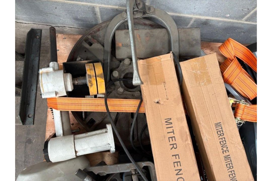 Contents of pallet to include 2 x resaw feeders, 2 x mitre fences, box of spanners, turning tooling, - Image 4 of 4