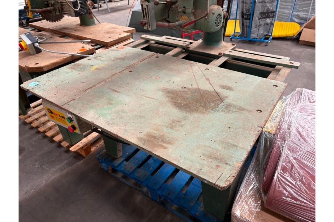 Wadkin Bursgreen BRA350 radial arm saw - S/N 79583 - 3PH. Please note there is a £20 Plus VAT Lift O - Image 5 of 6