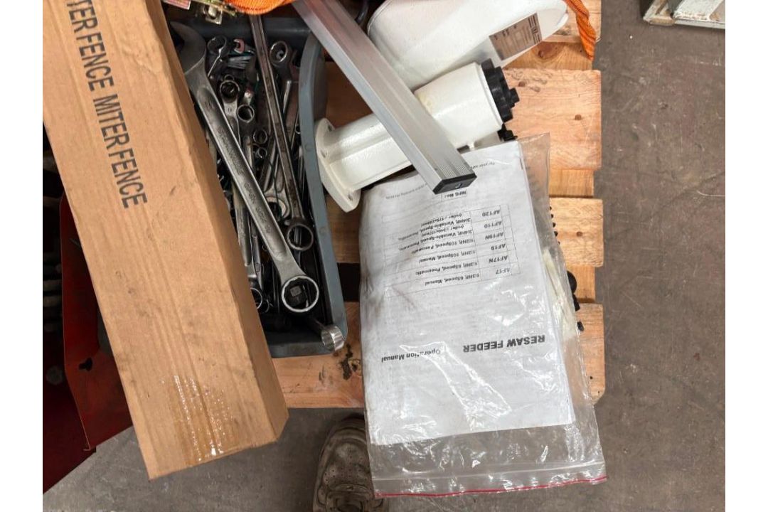 Contents of pallet to include 2 x resaw feeders, 2 x mitre fences, box of spanners, turning tooling, - Image 3 of 4