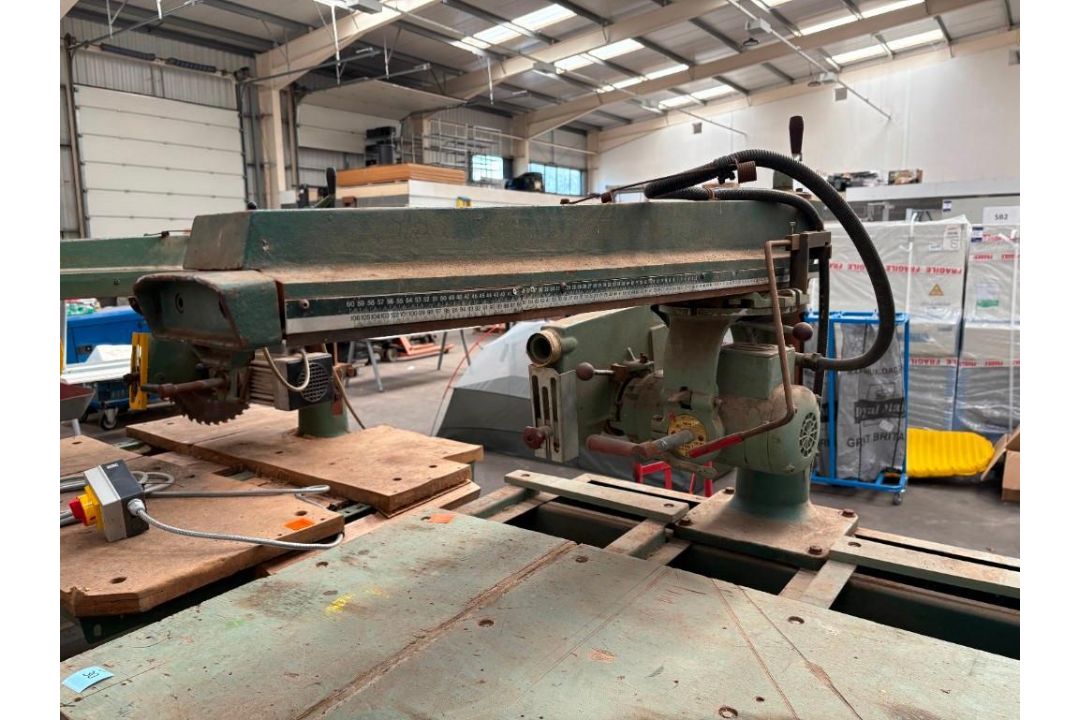 Wadkin Bursgreen BRA350 radial arm saw - S/N 79583 - 3PH. Please note there is a £20 Plus VAT Lift O - Image 3 of 6
