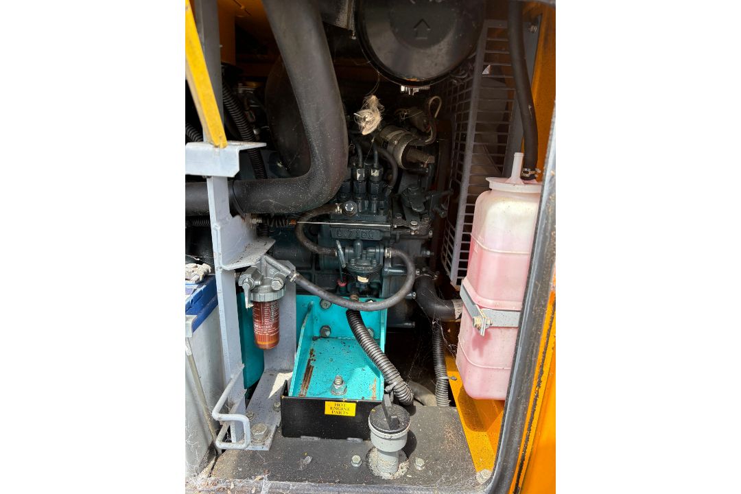 ARC GEN Weldmaker 300AVC DC Welder Generator - model D722. S/N 1302356. 586 total hours recorded. Pl - Image 12 of 13