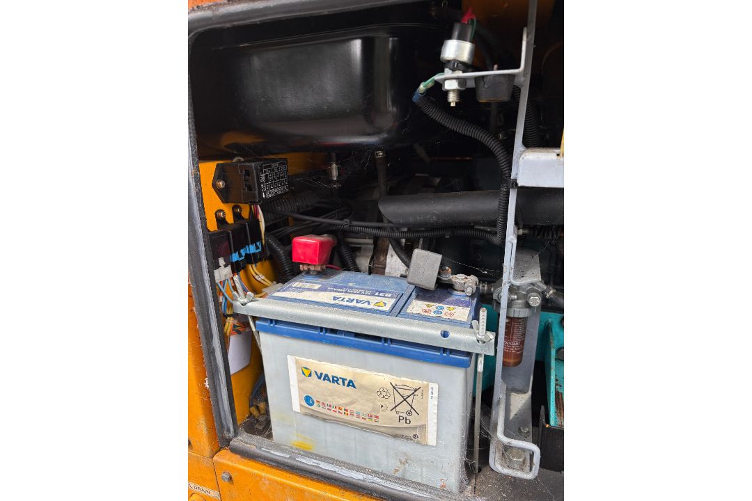 ARC GEN Weldmaker 300AVC DC Welder Generator - model D722. S/N 1302356. 586 total hours recorded. Pl - Image 13 of 13