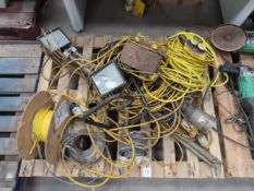 Mixed pallet of electrical items to include: electrical cables, cable, work lights etc. Please note