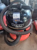 Neumatic �Henry� HVR 370-11 vacuum cleaner