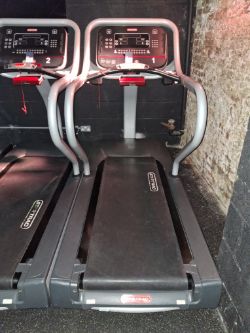 Short notice Sale – 16 Startrac 8-TRX treadmills from a Trib3 Gym