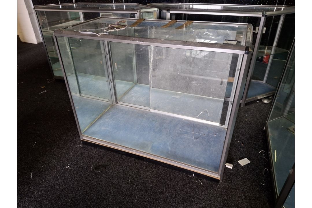 Rectangle glass display cabinet - Image 1 of 2
