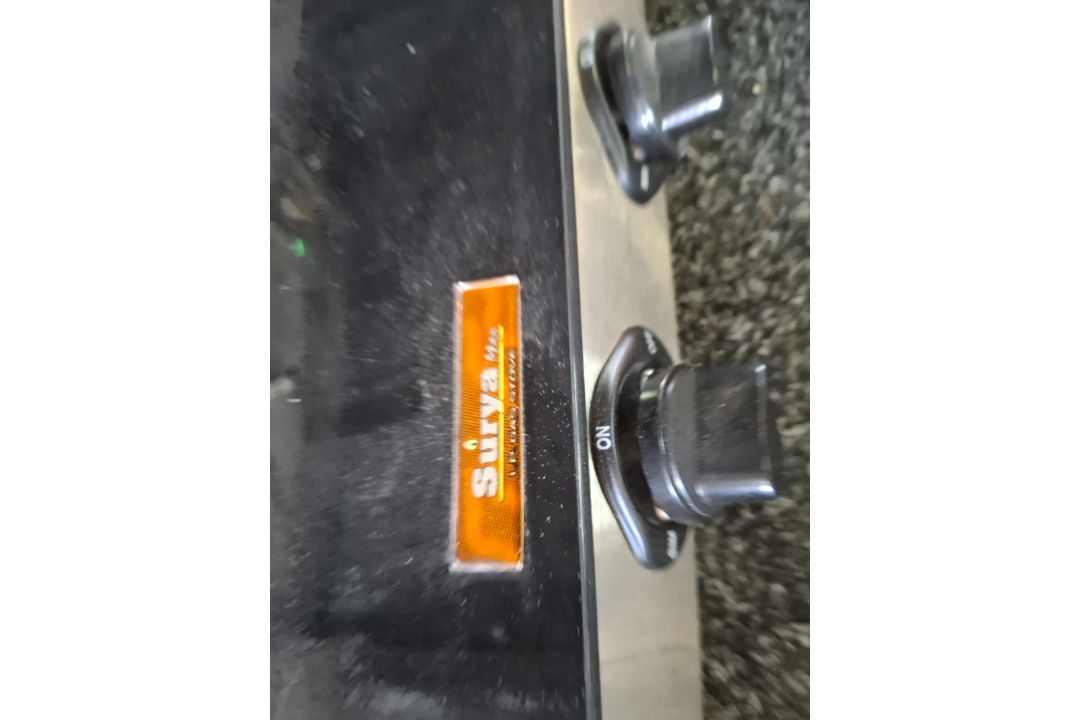 Surya max 3 hob gas stove - Image 2 of 4