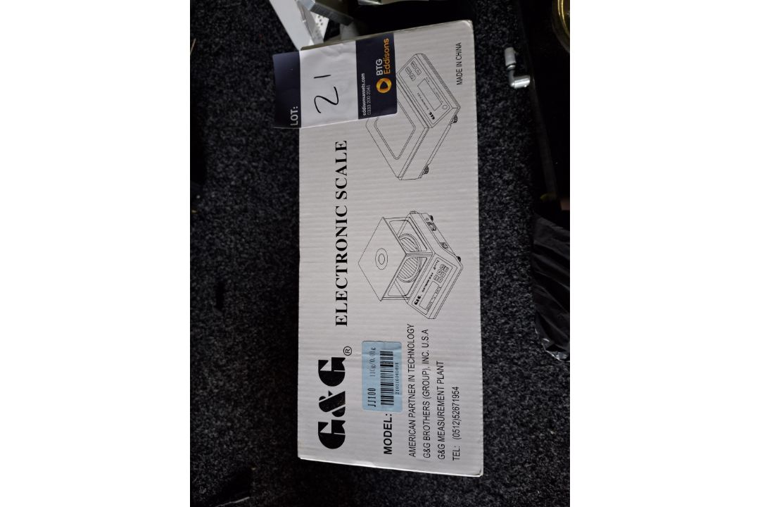 G and G JJ100 electronic scales