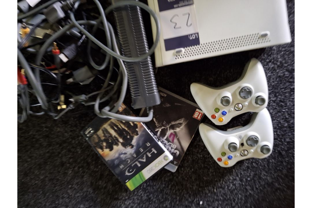 Xbox 360 with 2 controllers and Halo Reach and Call of Duty black OPS II - Image 7 of 7