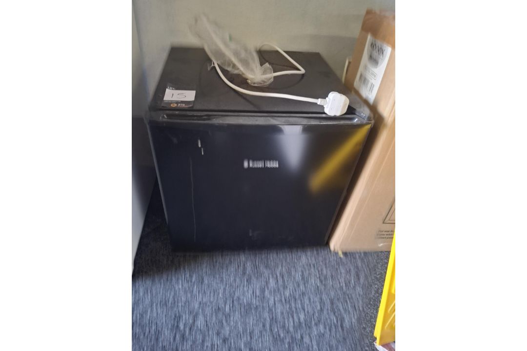 Russell Hobbs mini desktop fridge - Image 1 of 2