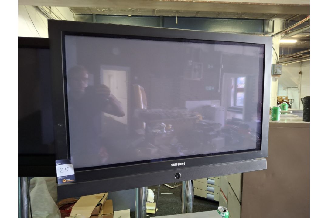 Samsung PS-42V65 42� television on mobile stand with Panasonic DVD/VHS combi and Sky Digibox - Image 2 of 4