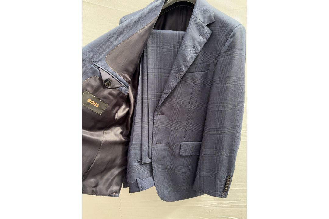 Hugo Boss 2pc suite - size 38R - £1295 - Image 2 of 3