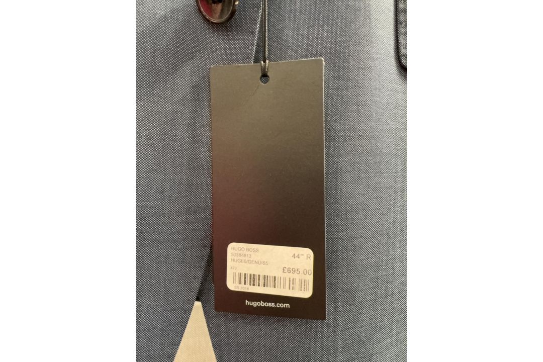 Hugo Boss 3pc suit - size 44”R - RRP£695 - Image 6 of 6