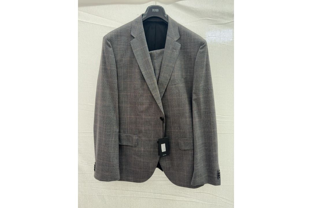 Hugo Boss 2pc suite - size 48”R - RRP£480 - Image 1 of 6