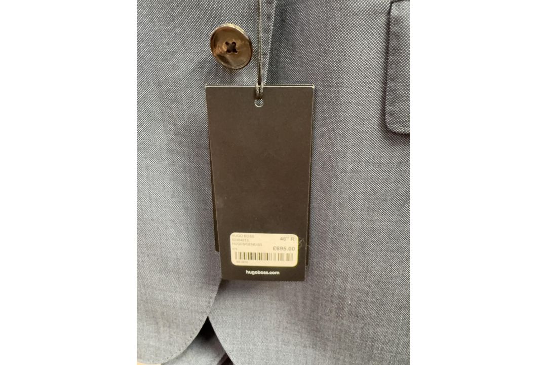 Hugo Boss 3pc suit - size 46”R - RRP£695 - Image 4 of 4