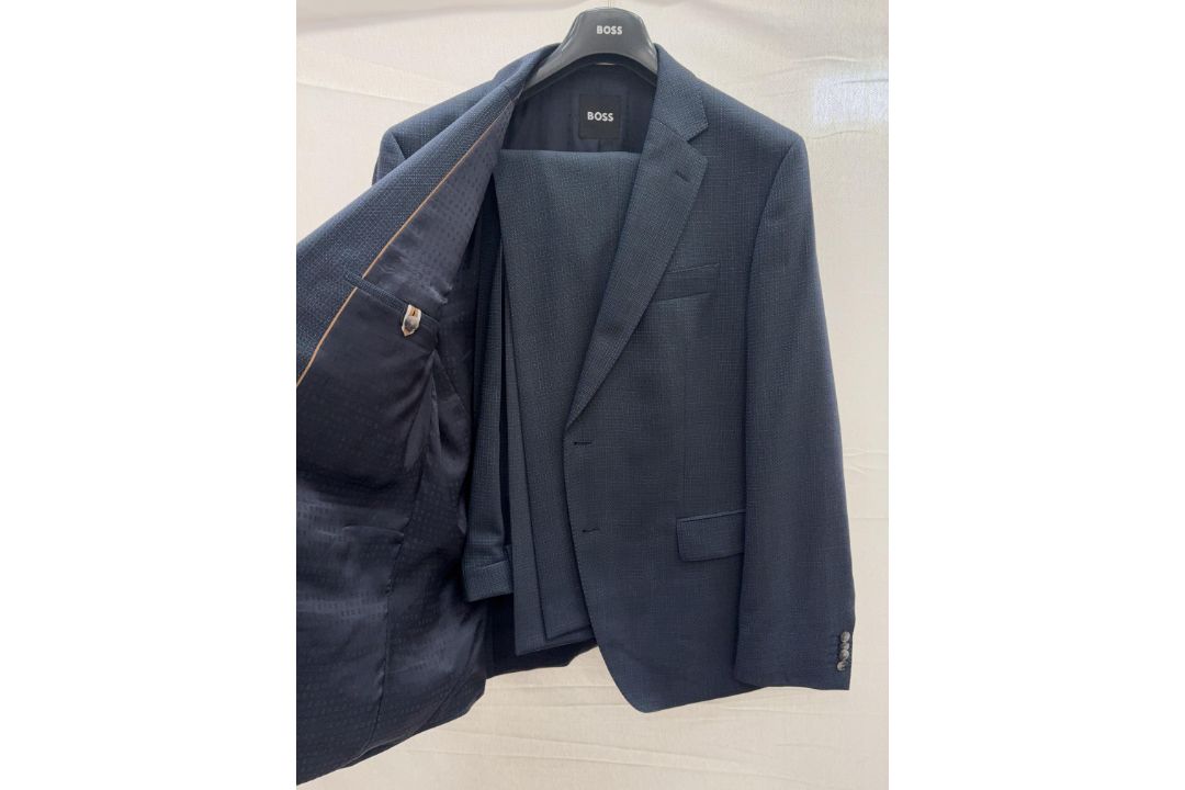 Hugo Boss 2pc suit - size 46 - RRP£490 - Image 2 of 6