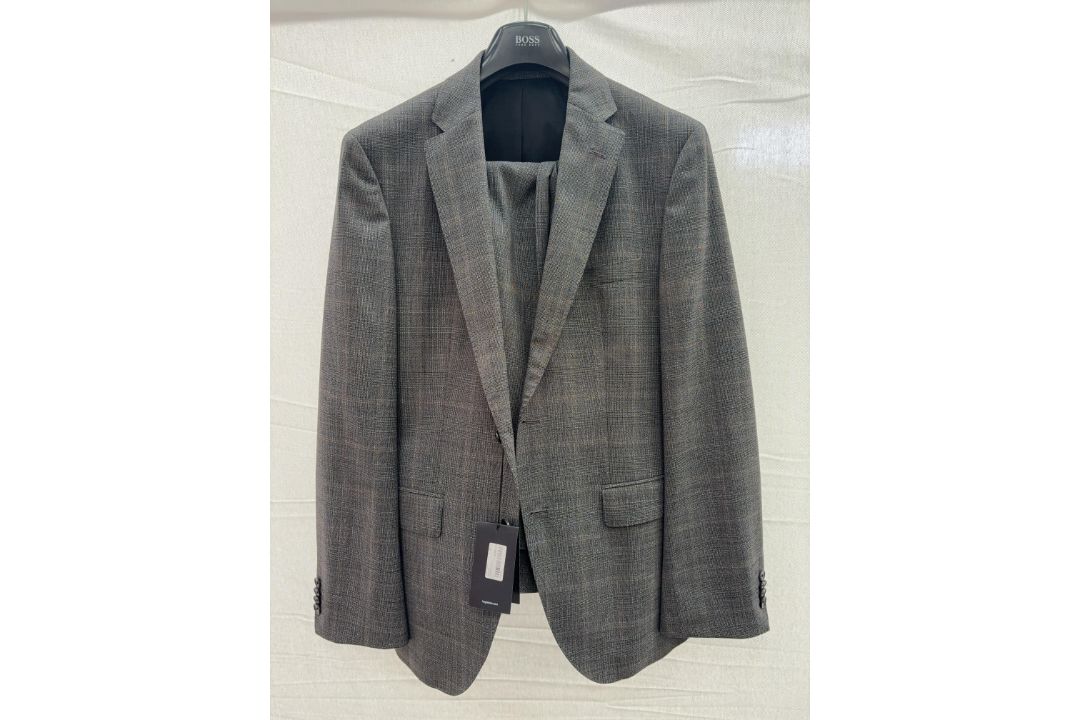 Hugo Boss 2pc suit - size 38”R - RRP£480 - Image 1 of 6