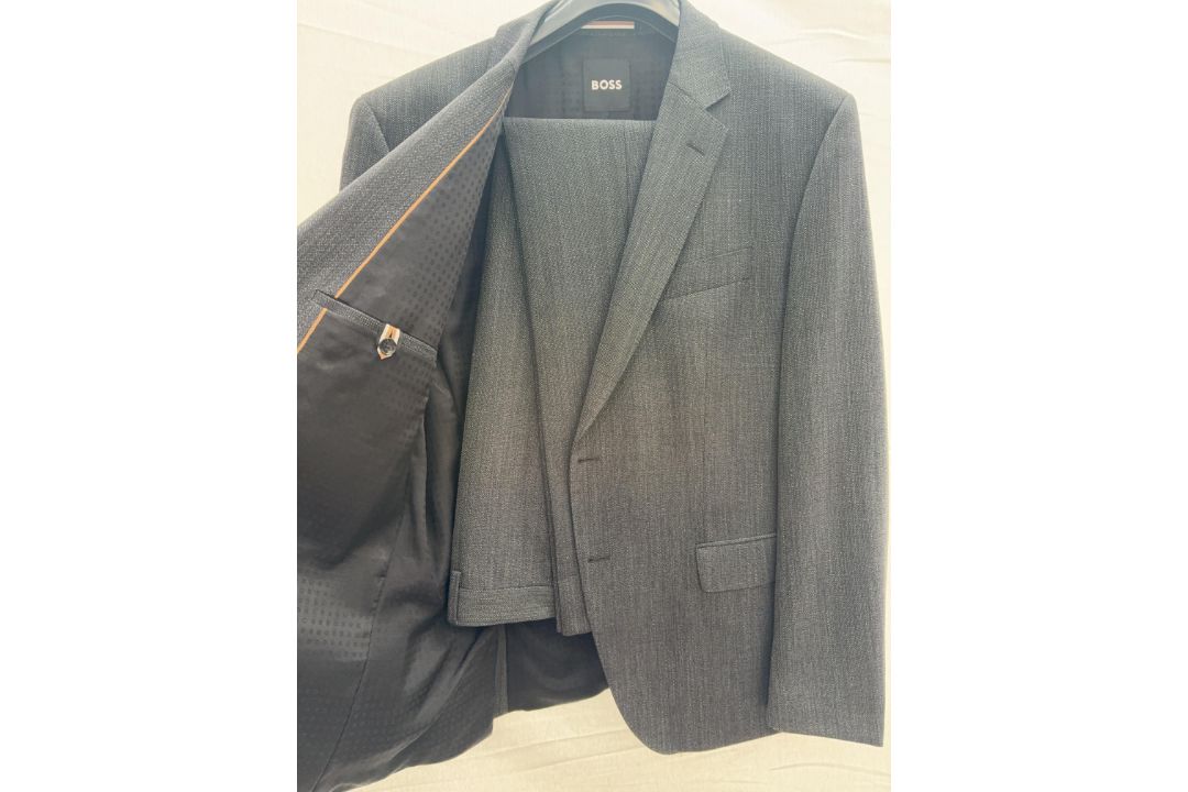Hugo Boss 2pc suit - size 48R - RRP£490 - Image 7 of 12