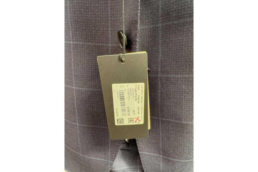 Hugo Boss 3pc suit - size 46R - RRP£750 - Image 3 of 3