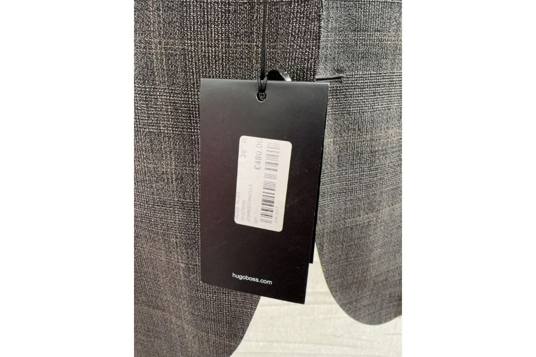 Hugo Boss 2pc suit - size 38”R - RRP£480 - Image 5 of 6