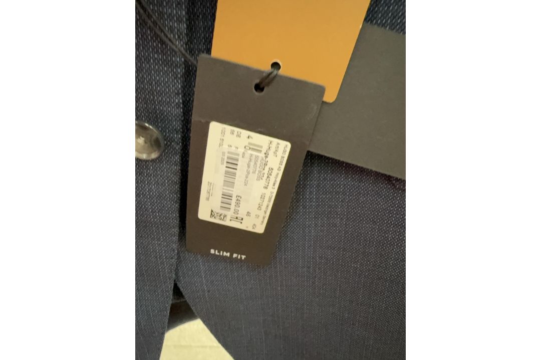 Hugo Boss 2pc suit - size 46 - RRP£490 - Image 3 of 6