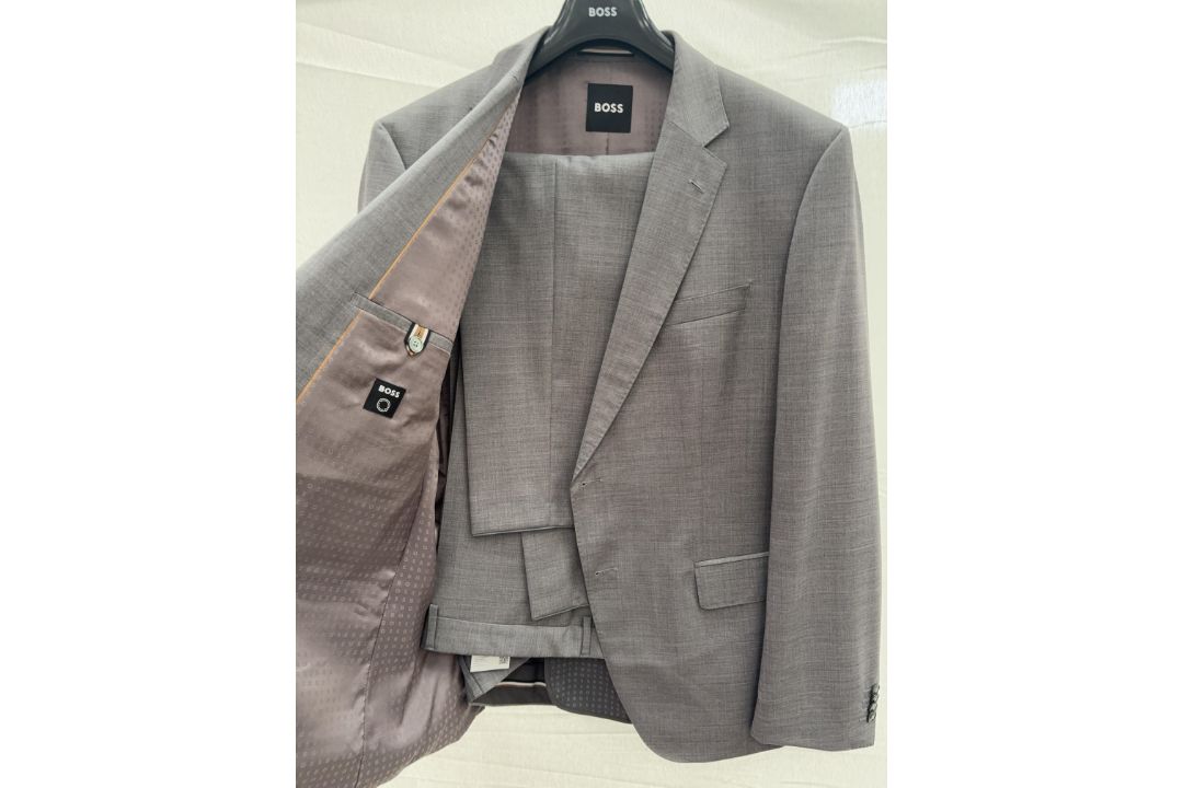 Hugo Boss 2pc suit - size 46 - RRP£490 - Image 5 of 6